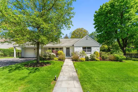 195 Ferndale Rd, Greenburgh, NY 10583