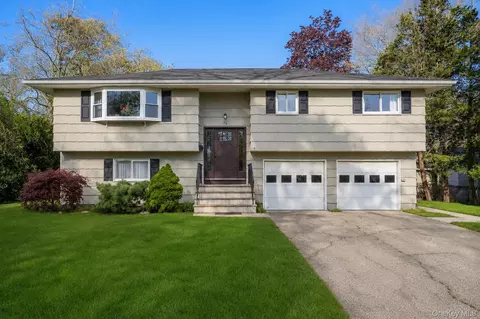 36 Matinecock Ave, East Islip, NY 11730