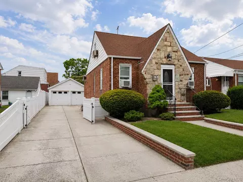 44 Shaw Ave, Valley Stream, NY 11580