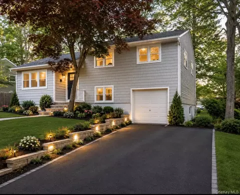 29 Bennett Ave, Huntington Station, NY 11746