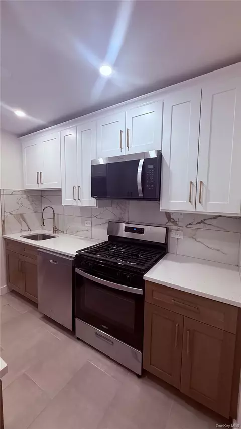 665 Thwaites Pl #4N, New York, NY 10467