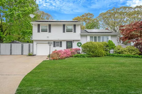 131 Ruland Rd, Selden, NY 11784