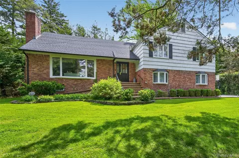 112 The Intervale, North Hempstead, NY 11576