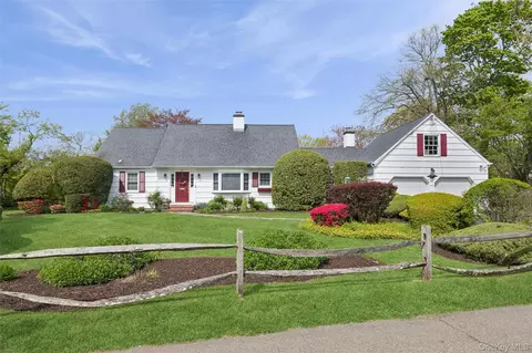 50 Belton Rd, Babylon, NY 11702