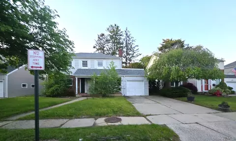 611 Lakeview Ave, Rockville Centre, NY 11570