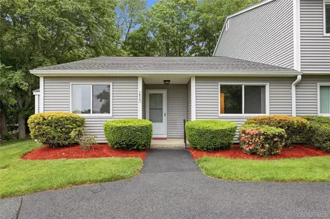 185 Long Hill Dr #A, Yorktown, NY 10598