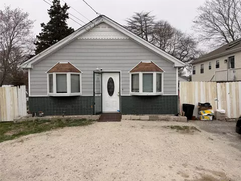 158 William Floyd Pkwy, Shirley, NY 11967