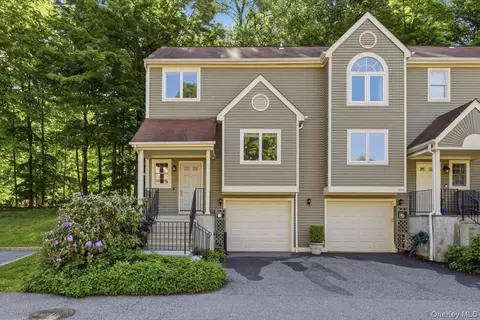 601 Kensington Way, Mount Kisco, NY 10549