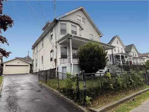 26 Parker St, Port Chester, NY 10573