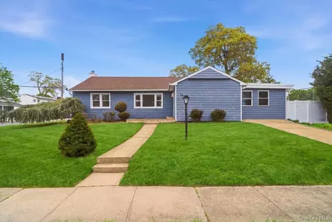 1871 Relyea Dr, Merrick, NY 11566