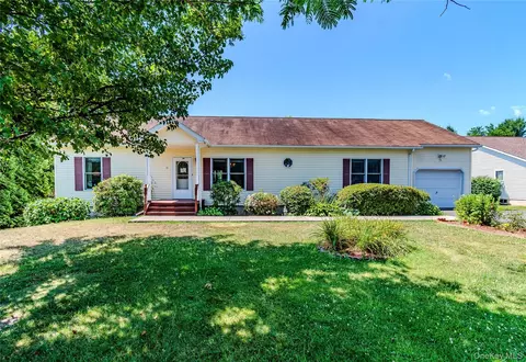 31 Josephs Dr, Saugerties, NY 12477