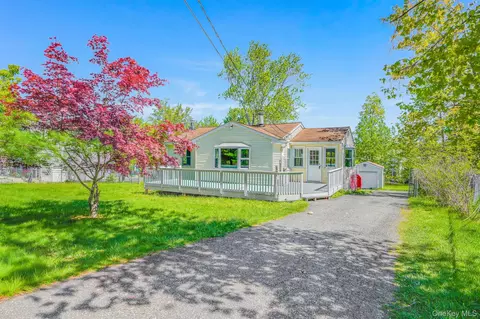 301 Mountain Ave, Monroe, NY 10950