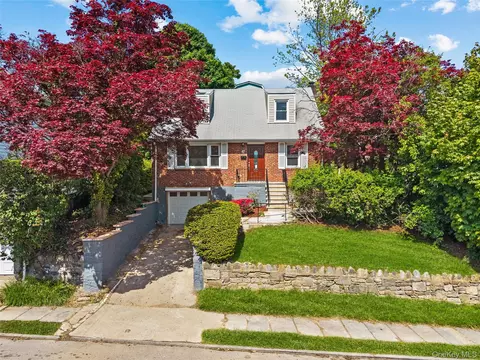 45 Aka 47 Portland Pl, Yonkers, NY 10703