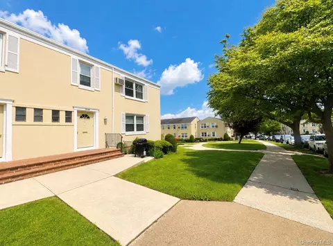 71-03 252nd #199B, Bellerose, NY 11426