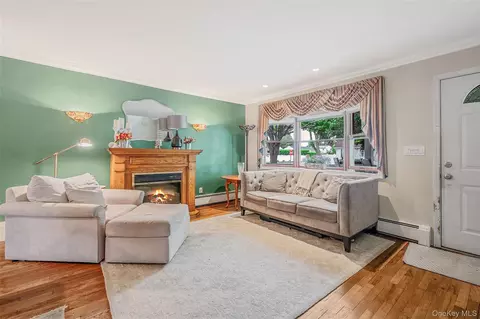 Other - 21 Audrey Ave, Plainview, NY 11803 photo 4 of 11