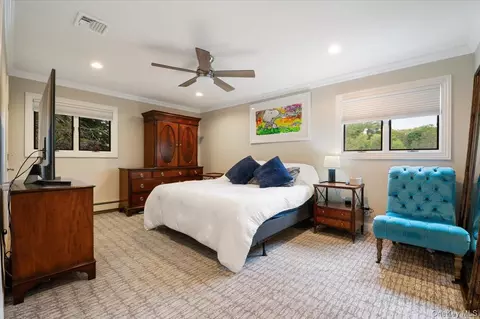 Bedroom - 6 Long Ridge Rd, Plainview, NY 11803 photo 1 of 6