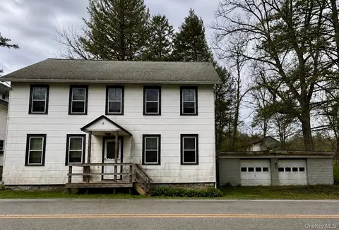 953 Creek Locks Rd, Rosendale, NY 12472