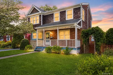2454 4th Ave, East Meadow, NY 11554