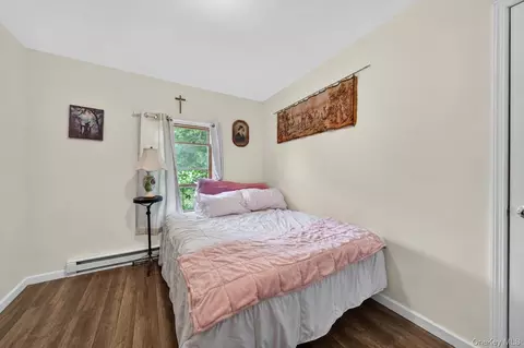 Bedroom - 24 Avenue L, Deerpark, NY 12729 photo 1 of 2