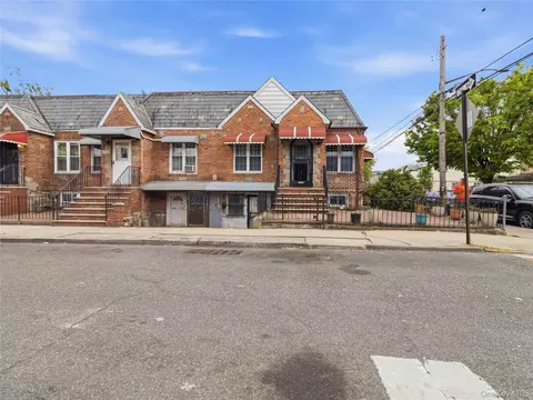 10502 101st Rd, New York, NY 11416