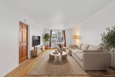 3176 Decatur Ave #3A, New York, NY 10467