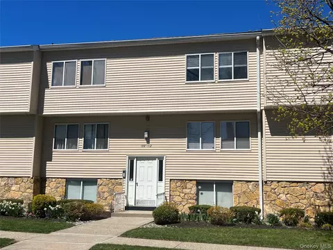 25 College Ave #111, Clarkstown, NY 10954