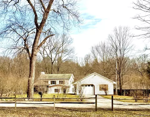 1232 Old Ford Cir, New Paltz, NY 12561