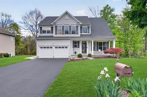 14 Galloway Ln, Walden, NY 12586