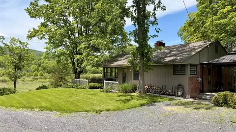 91 Mountain Rest Rd, New Paltz, NY 12561