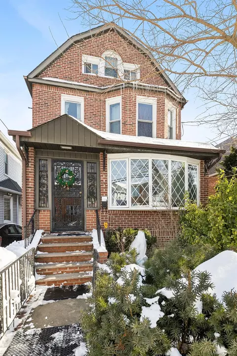 4363 160th St, Flushing, NY 11358