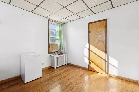4363 160th St, Flushing, NY 11358