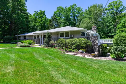 42 Yates Blvd, Poughkeepsie, NY 12601