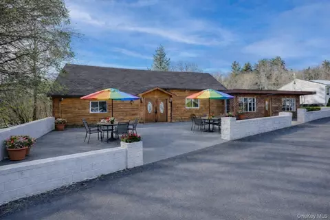 9 Solway Rd, Saugerties, NY 12477