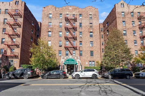92-11 35th Ave #5E, New York, NY 11372