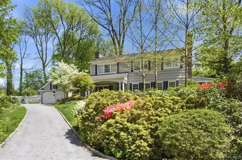 21 N Timberbrook Rd, Northport, NY 11768