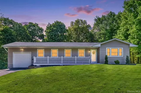 38 Emperor Ln, Crawford, NY 12549