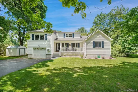 3007 Clearview St, Yorktown, NY 10598