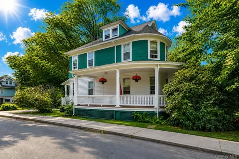 80 N Main St, Monroe, NY 10950