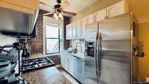 160-15 Powells Cove Blvd #A101, Whitestone, NY 11357