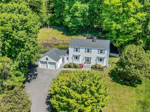 7 Hays Hill Rd, Mount Pleasant, NY 10570