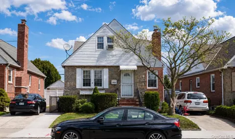 46-29 194th St, Flushing, NY 11358