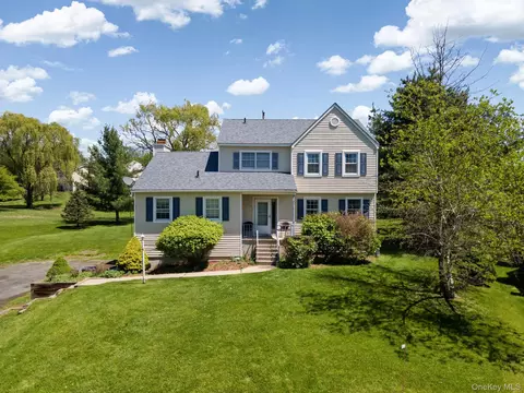 4 Brook Ct, Walden, NY 12586