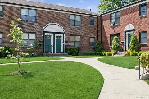 196-30 67th Ave #1, Fresh Meadows, NY 11365