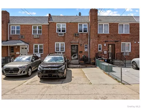 63-22 71st St, New York, NY 11379