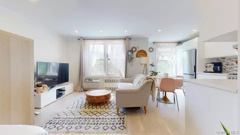 68-15 Selfridge St #3D, Forest Hills, NY 11375