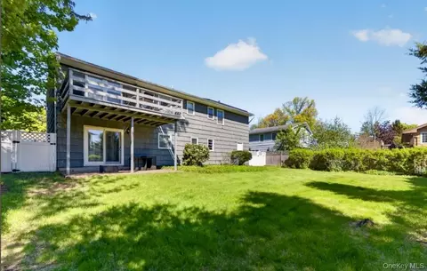 7 Frost Ln, Greenburgh, NY 10530