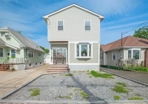 13360 244th St, New York, NY 11422
