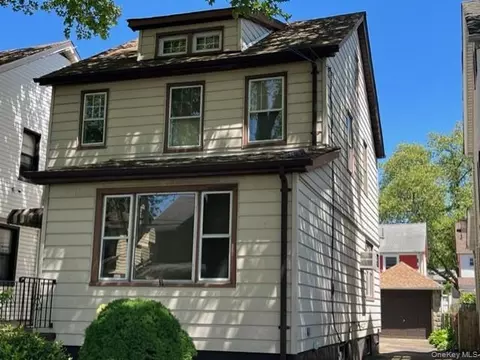 34-29 208 St, New York, NY 11361