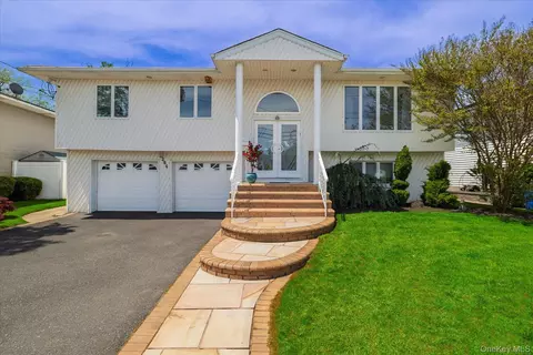 3284 Shore Rd, Oceanside, NY 11572