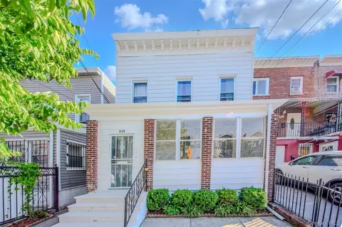 850 E 223rd St, New York, NY 10466